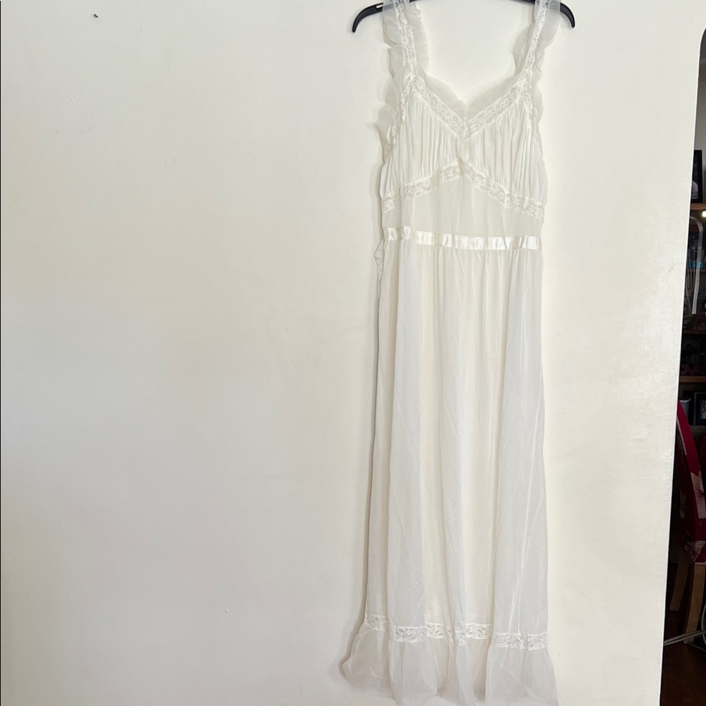 American Maid Elegant Cream Lace Nightgown